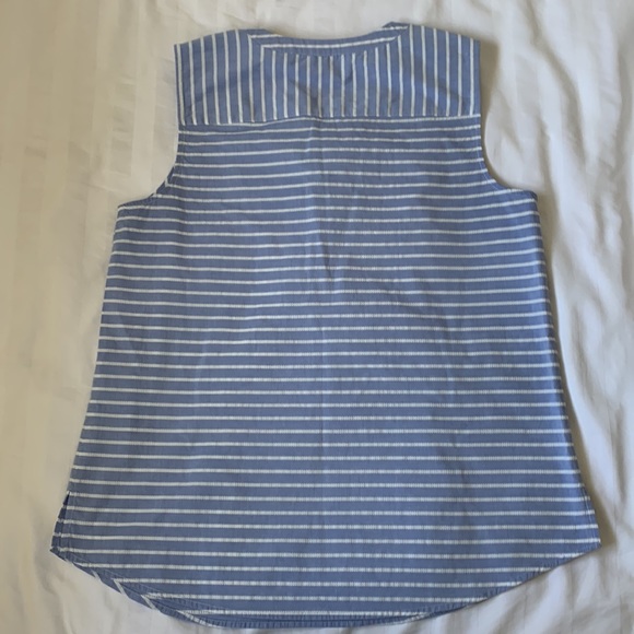 Anne Klein light blue/white seersucker lace up front sleeveless top EUC - Picture 5 of 5
